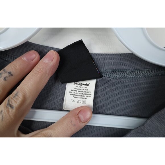 Vintage Patagonia Capilene Mens Large Spell Out Thermal Knit T-Shirt Gray USA - Picture 10 of 15